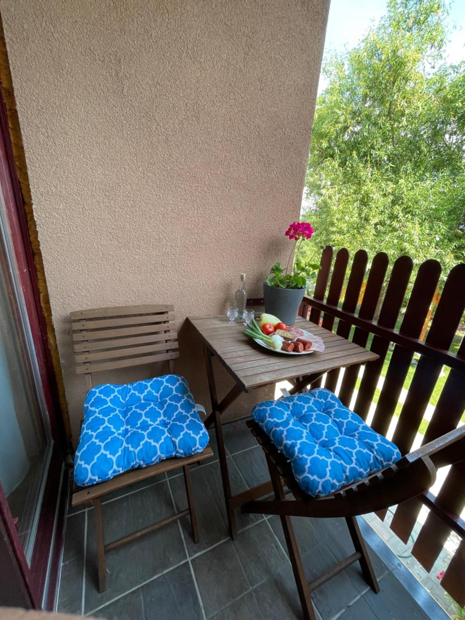 Linett Apartman Hajduszoboszlo Exterior photo